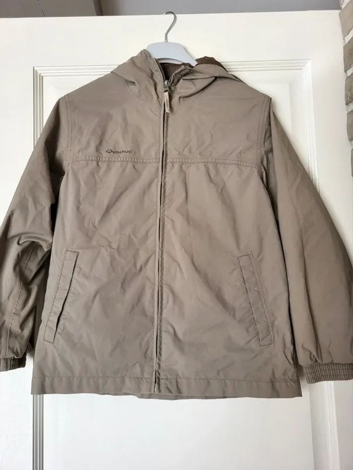 Veste coupe vent gris taupe Quechua de Décathlon - Comme neuf