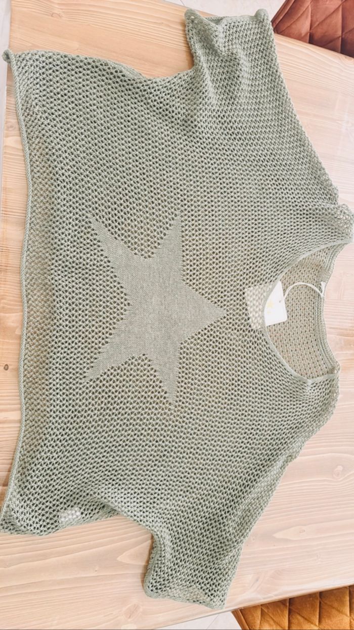 Top maille filet vert kaki avec étoile centrale - photo numéro 5