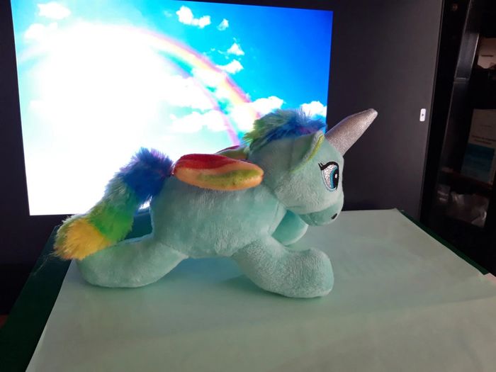 Peluche Licorne volante arc-en-ciel - photo numéro 4