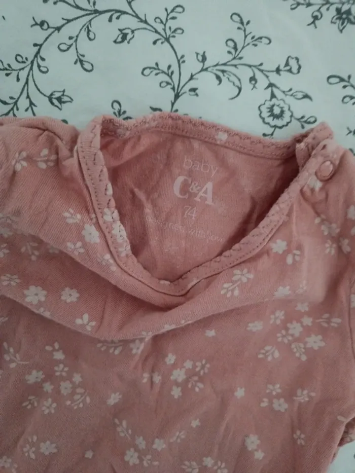 Tee shirt manches longues fleurs roses C&A 74cm - photo numéro 3
