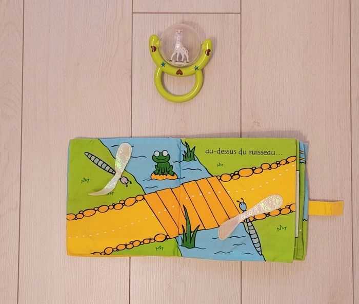 Lot Sophie la girafe livre tissus et hochets VULLI Éditions USBORNE - photo numéro 3