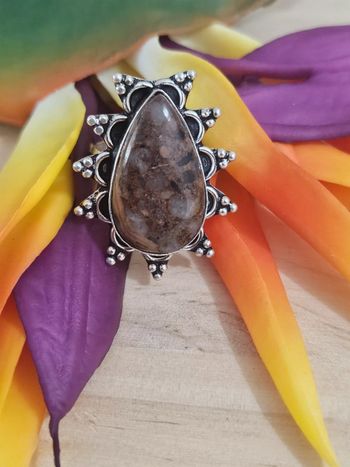 Bague texturee en argent sterling 925 avec pierre jaspe pilbara