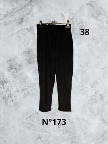 N°173 Pantalon noir/rouge T38. Bershka.