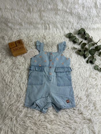 Combishort en jean carrément beau taille 9 mois