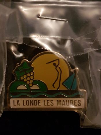 Pin's La Londe Les Maures