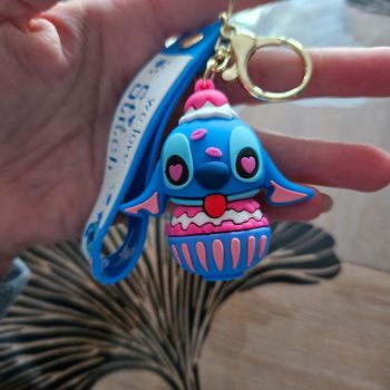 Porte-clés Stitch gâteau 🎂