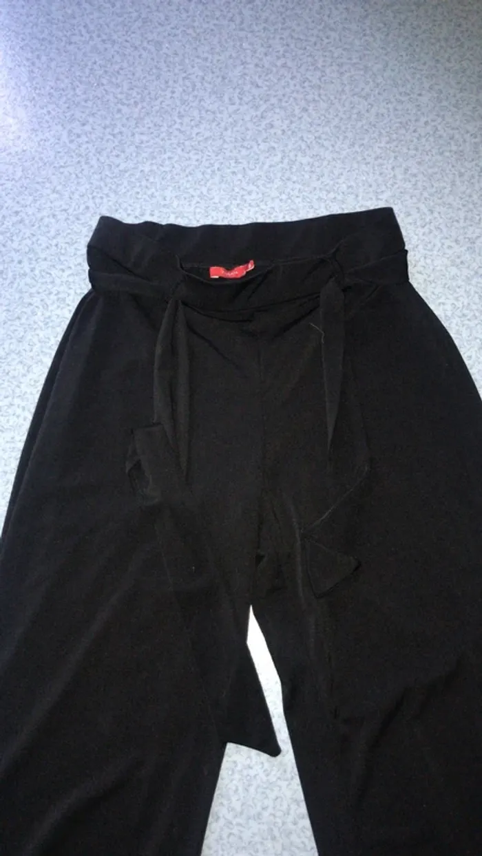Pantalon noir - photo numéro 2