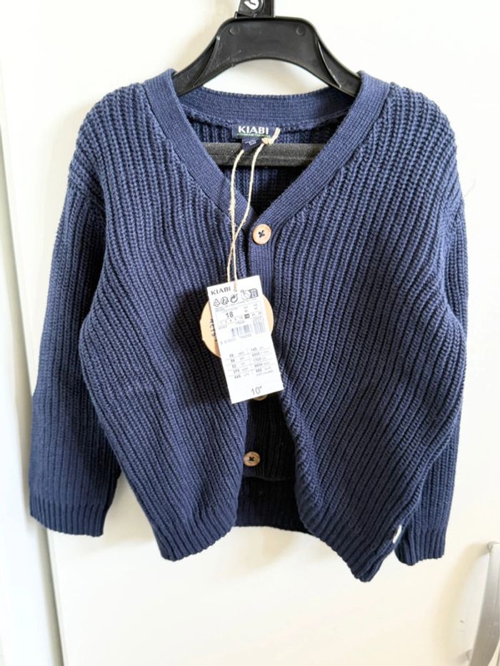 lot 18 vêtements dont 4 ensembles bébé garçon - 18 mois – Neuf avec étiquette - valeur 93€ - photo numéro 16