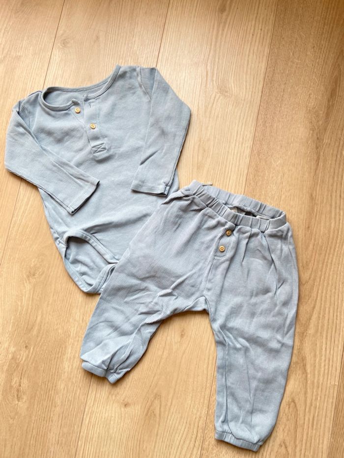 Ensemble body et pantalon bleu H&M 74cm