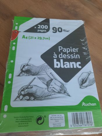 Feuilles blanches
