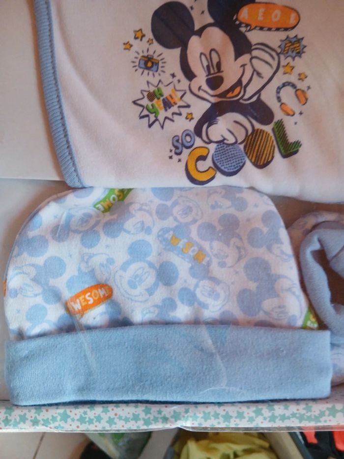 Coffret bébé neuf mickey - photo numéro 2