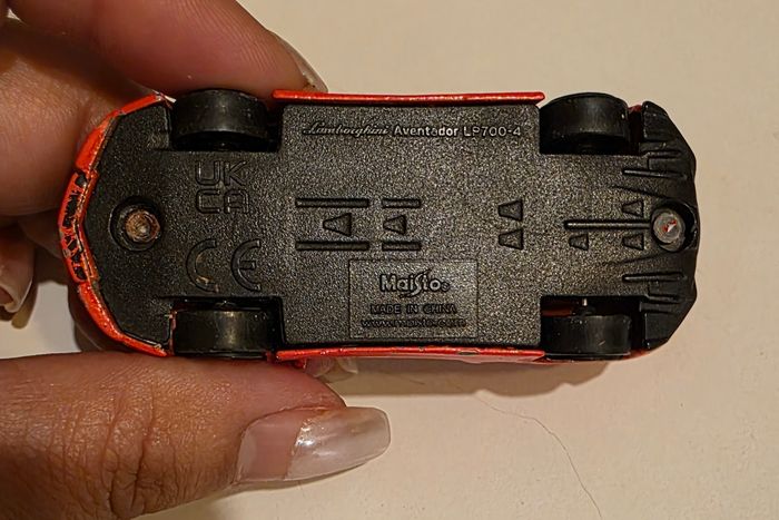 Lamborghini Aventador rouge miniature Maisto - photo numéro 5