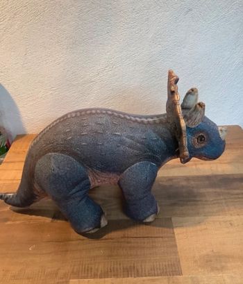 Peluche tricératops Jurassic Park