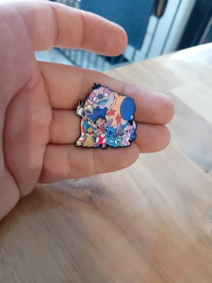 Pin's lilo et stitch - photo numéro 3