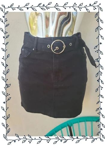 Jupe droite avec ceinture