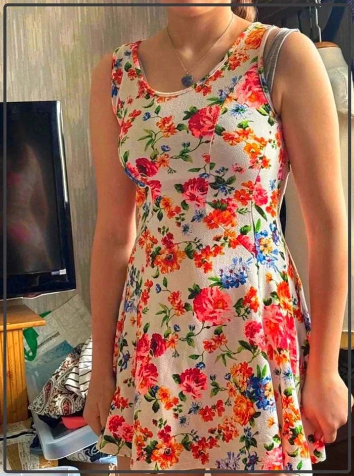 Robe colorée très courte taille 38