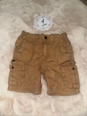 Short 4 ans