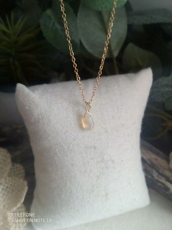 Collier opale d'Éthiopie pierre naturelle à reflets verts irisés