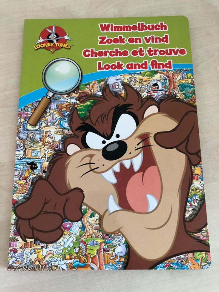 Livre Cherche et trouve, Looney Tunes