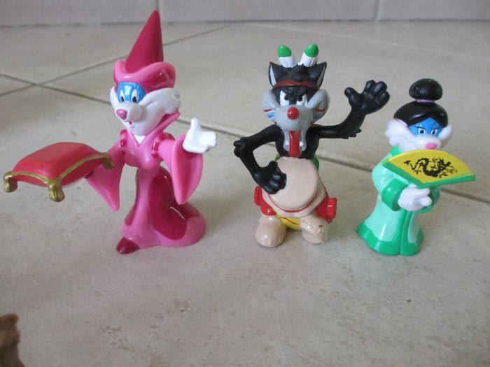 Lot de 20 figurines variées en plastique - photo numéro 4