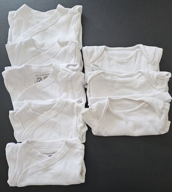 Bodies blanc manche courte taille 1 mois