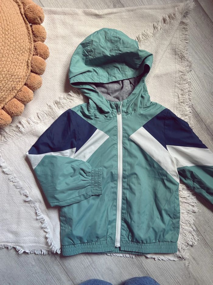 Veste coupe vent Kiabi capuche 4 ans