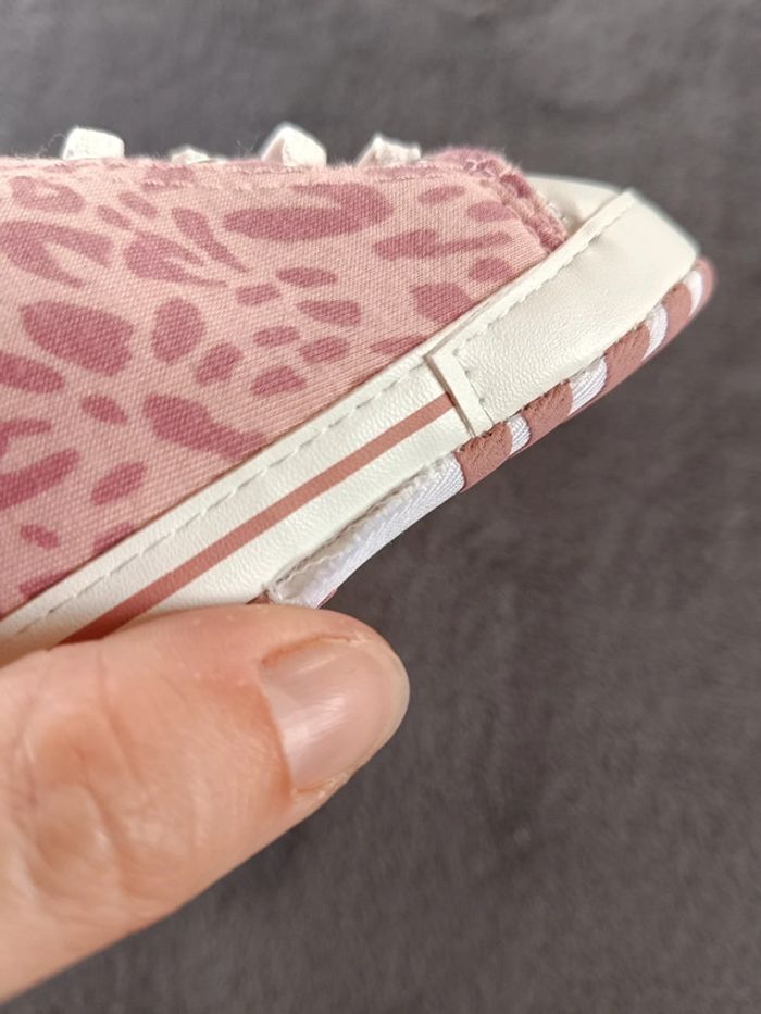 Chaussures style baskets bébé Fille motif léopard Pointure 18/19 - photo numéro 13