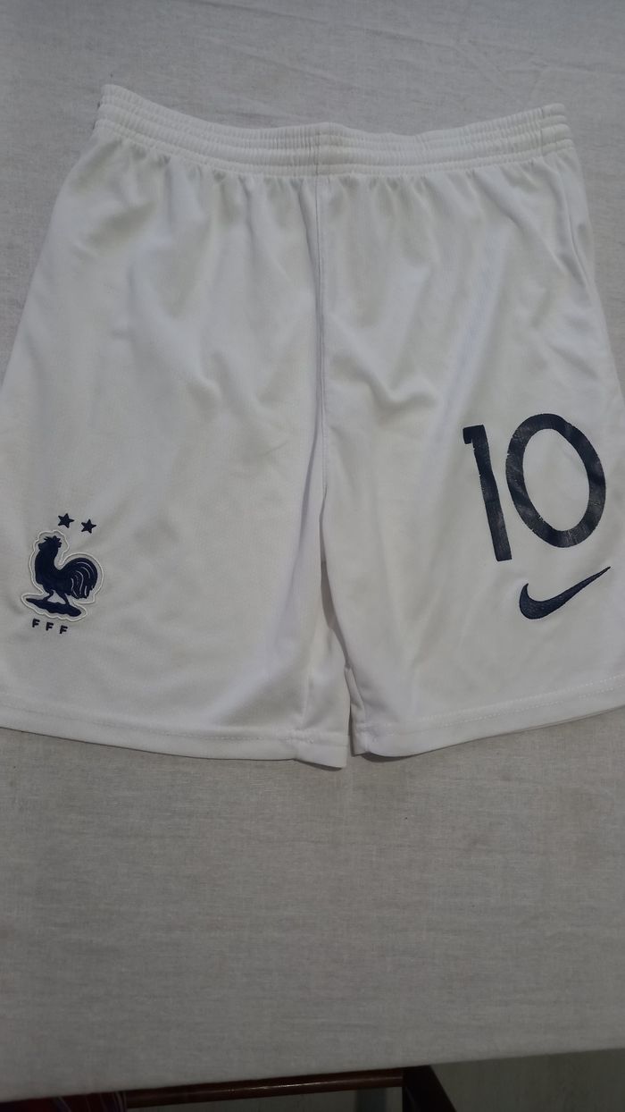 Short nike numéro 10 Mbappé F F F brodé