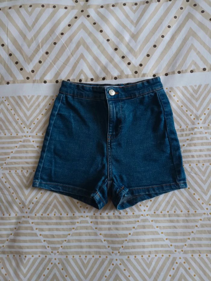 Short jean bleu foncé
