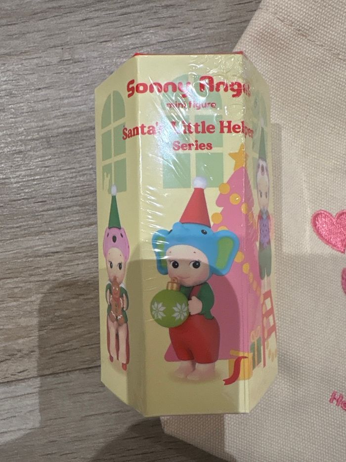 Lot  tote bag et Sonny angel Santa’s Little helper - photo numéro 3
