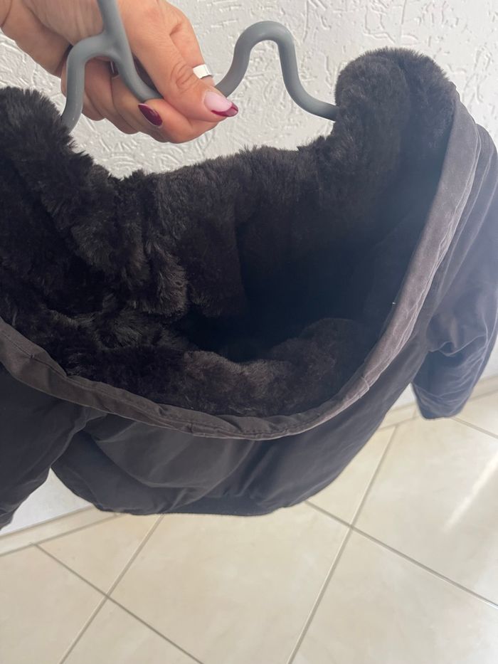 Blouson noir 8 ans - photo numéro 3