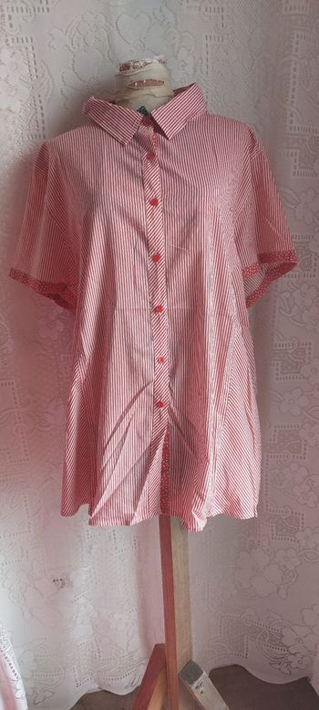 Chemise, en très bon état, taille 52