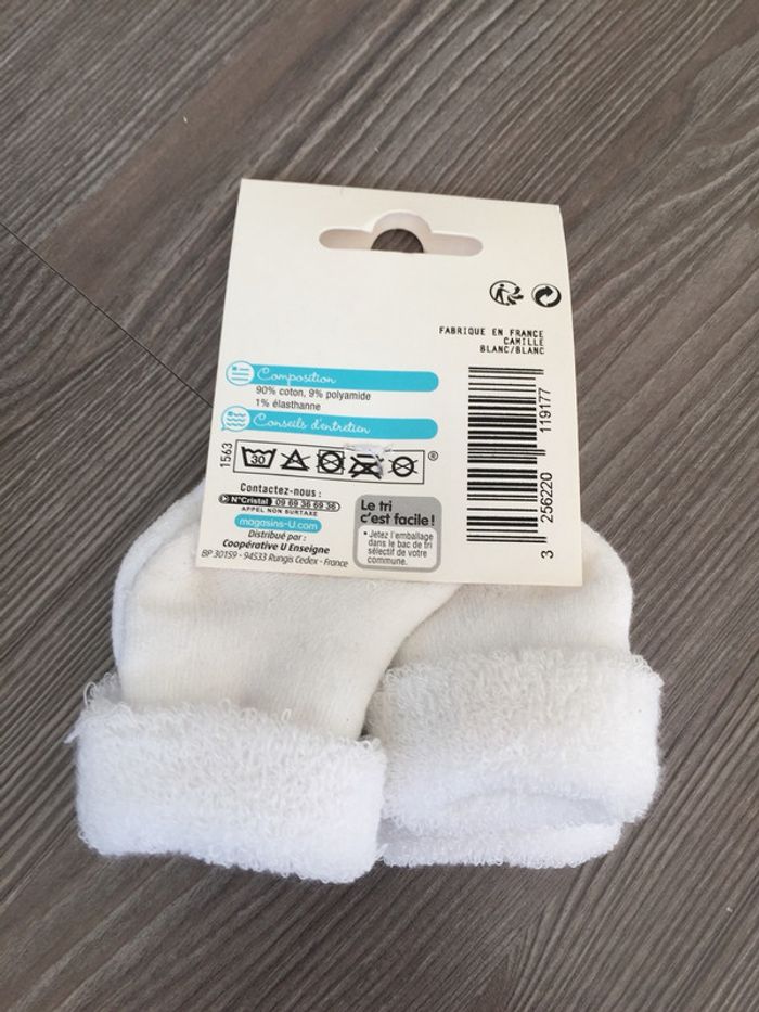 Chaussettes pour bébé blanches U Tout Petit Taille 15/17 - photo numéro 2