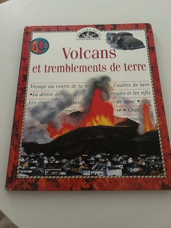 Livre volcan et tremblement de terre