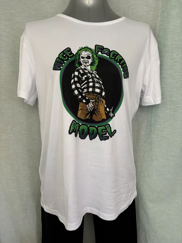 T-shirt blanc Beetlejuice avec inscription "nice fucking model"  XL