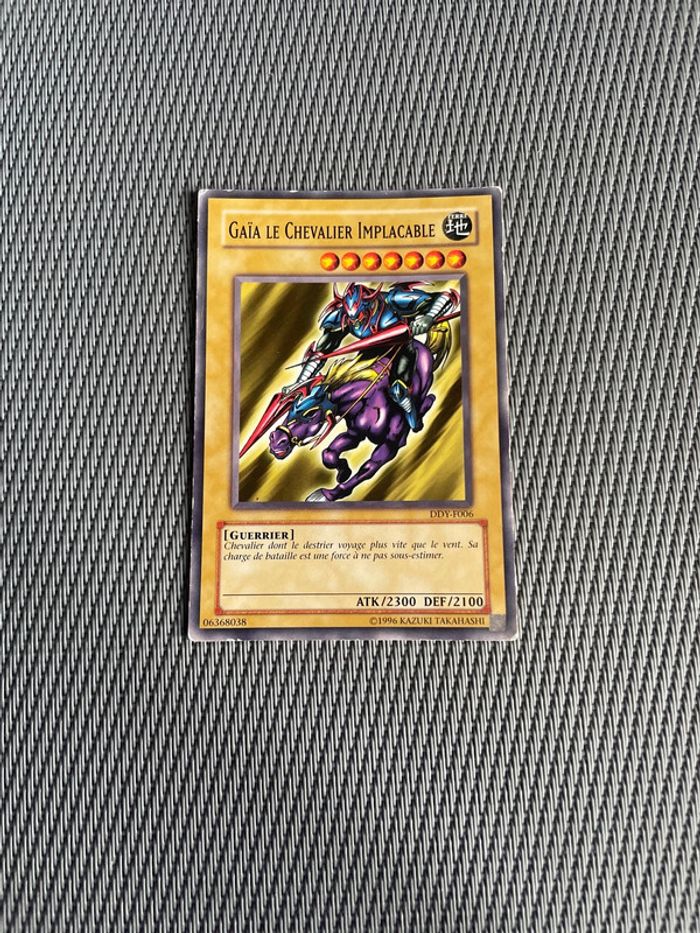 Carte Yu Gi Oh! Gaia Le Chevalier Implacable DDY-F006
