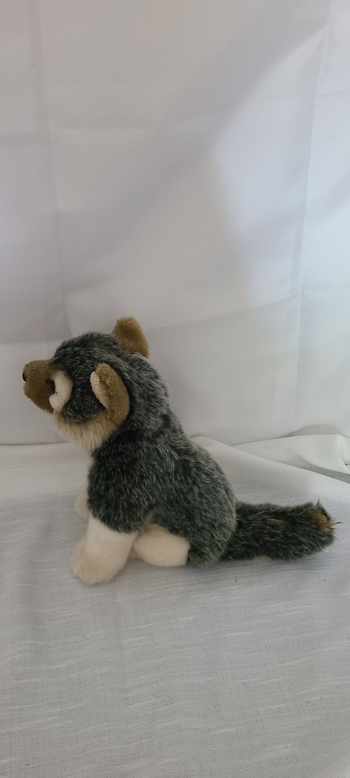 Loup assis , loup en peluche - photo numéro 7