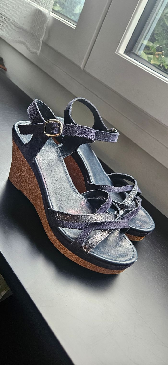 Sandales compensées Éram bleu marine – taille 39