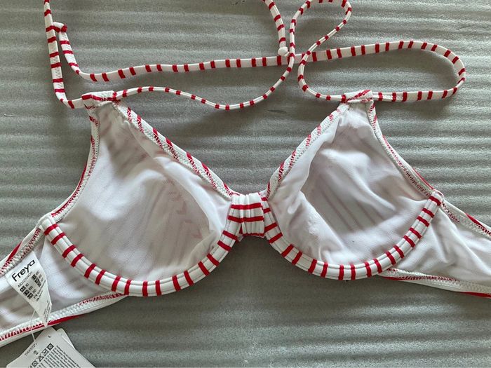 Haut maillot rouge et blanc Freya neuf - photo numéro 8