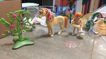 Playmobil fée jardinière licorne