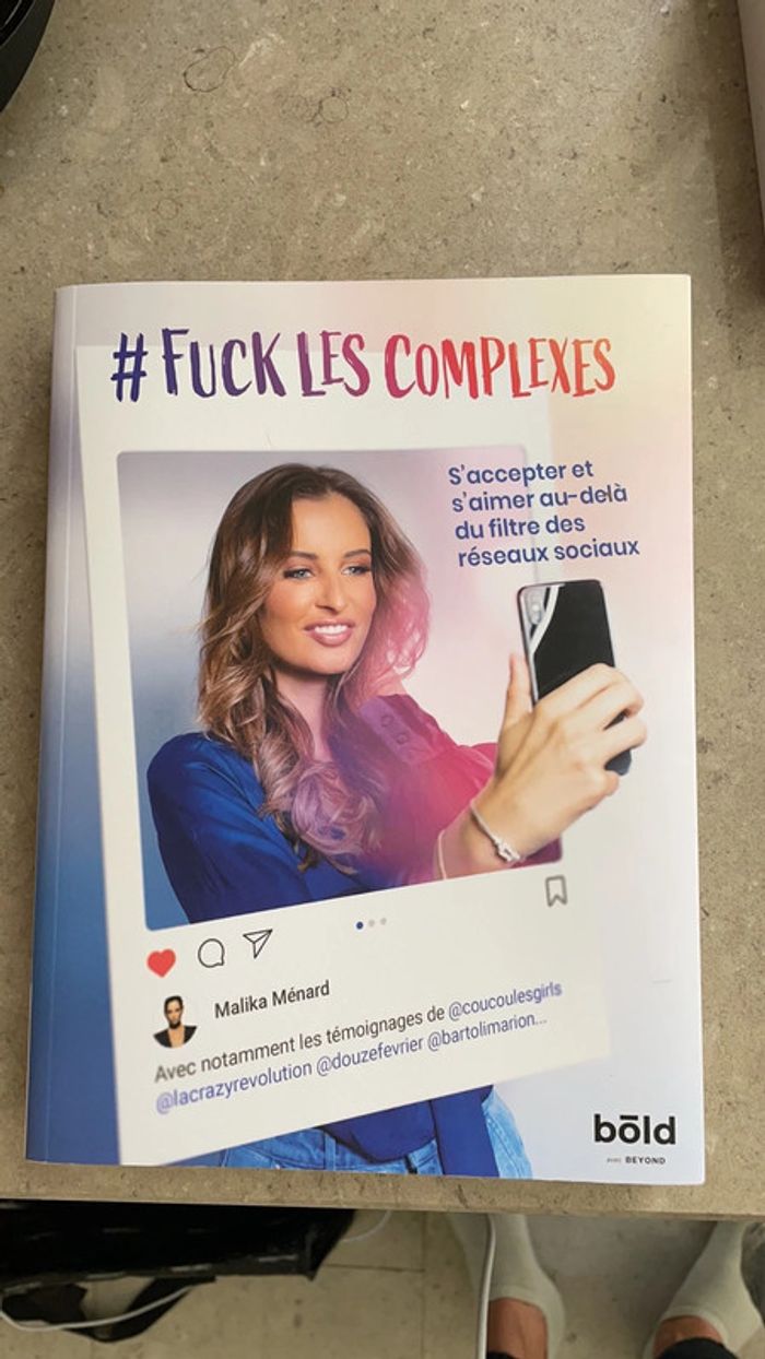 Libre de Malika Ménard « fuck les complexes »