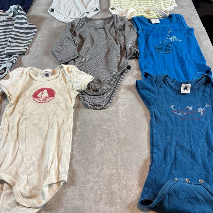 Lot 9 bodies 12 mois - photo numéro 2