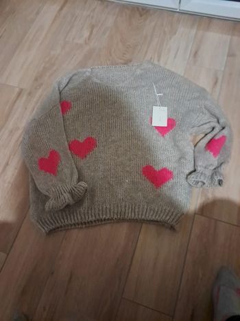 Pull avec cœur neuf