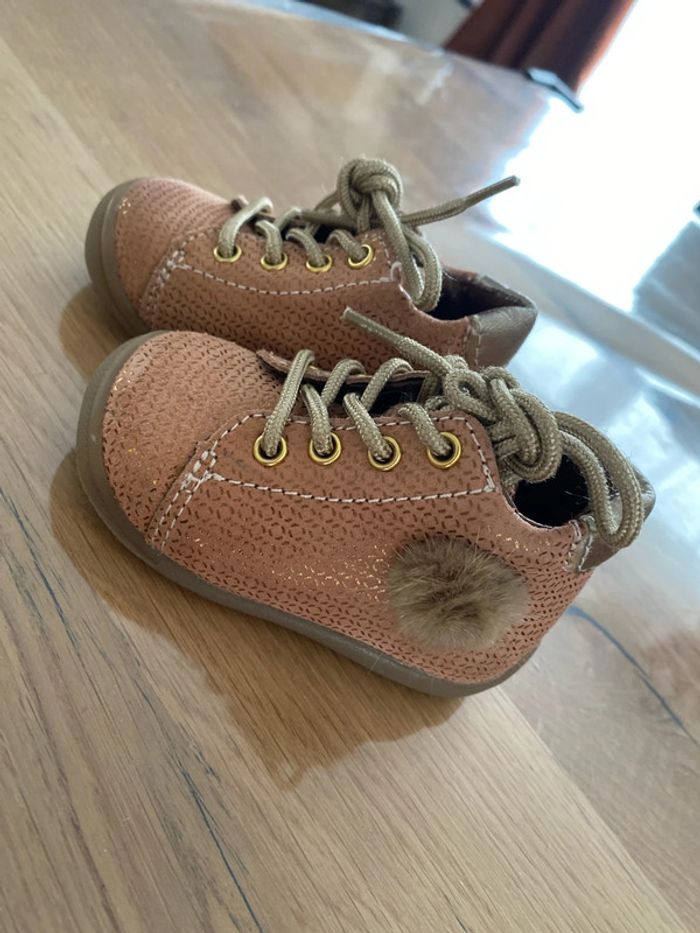Chaussure premiers pas taille 18 - photo numéro 2