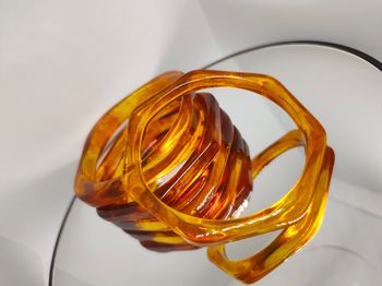 Bracelet en résine multicolore