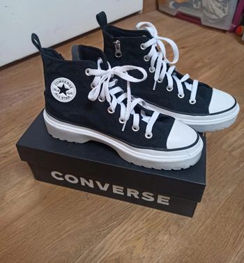 Paire de chaussures Converse