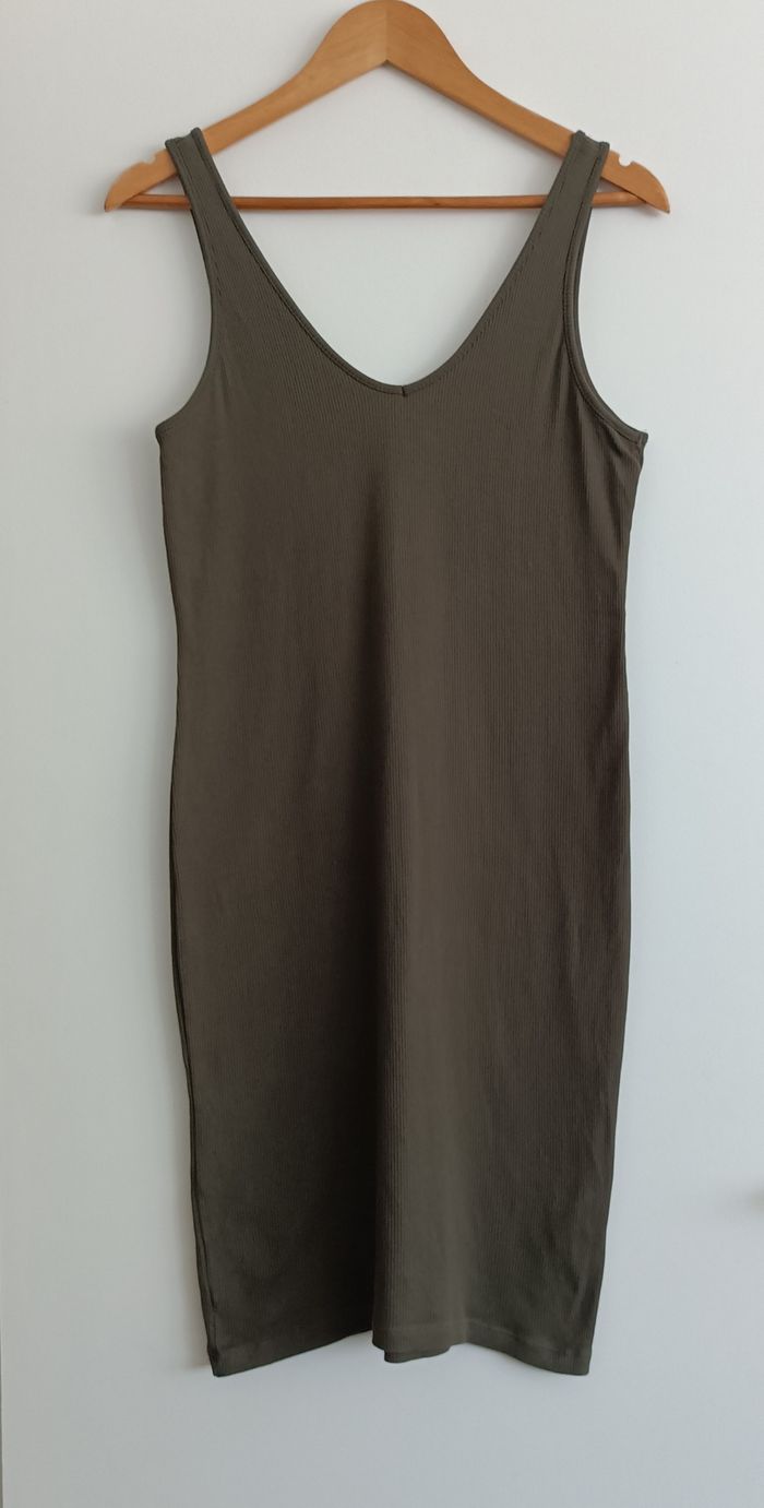 Robe débardeur vert kaki. H&M. Taille L
