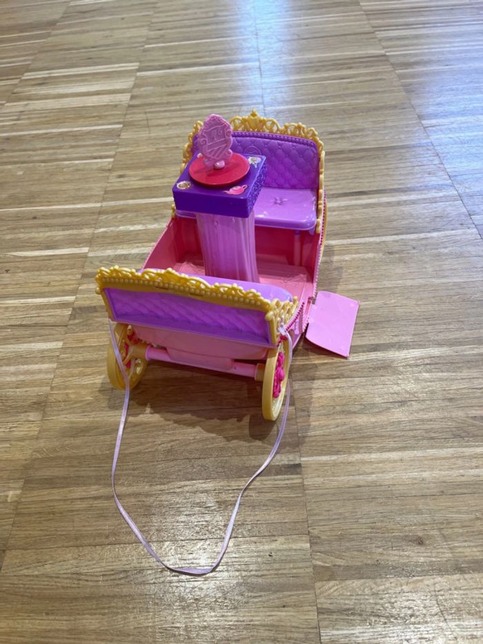 Carrosse de Barbie - photo numéro 3