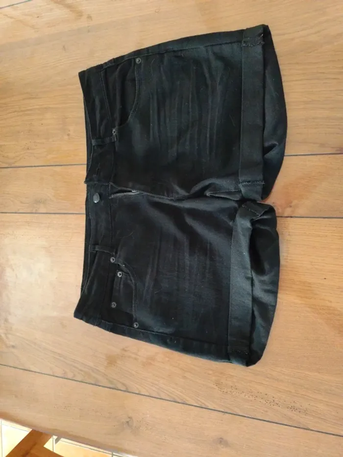 Vends short noir