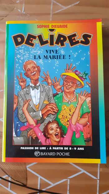 Livre poche délires